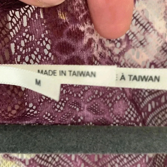 Kimchi Blue lace floral top - Picture 4 of 6